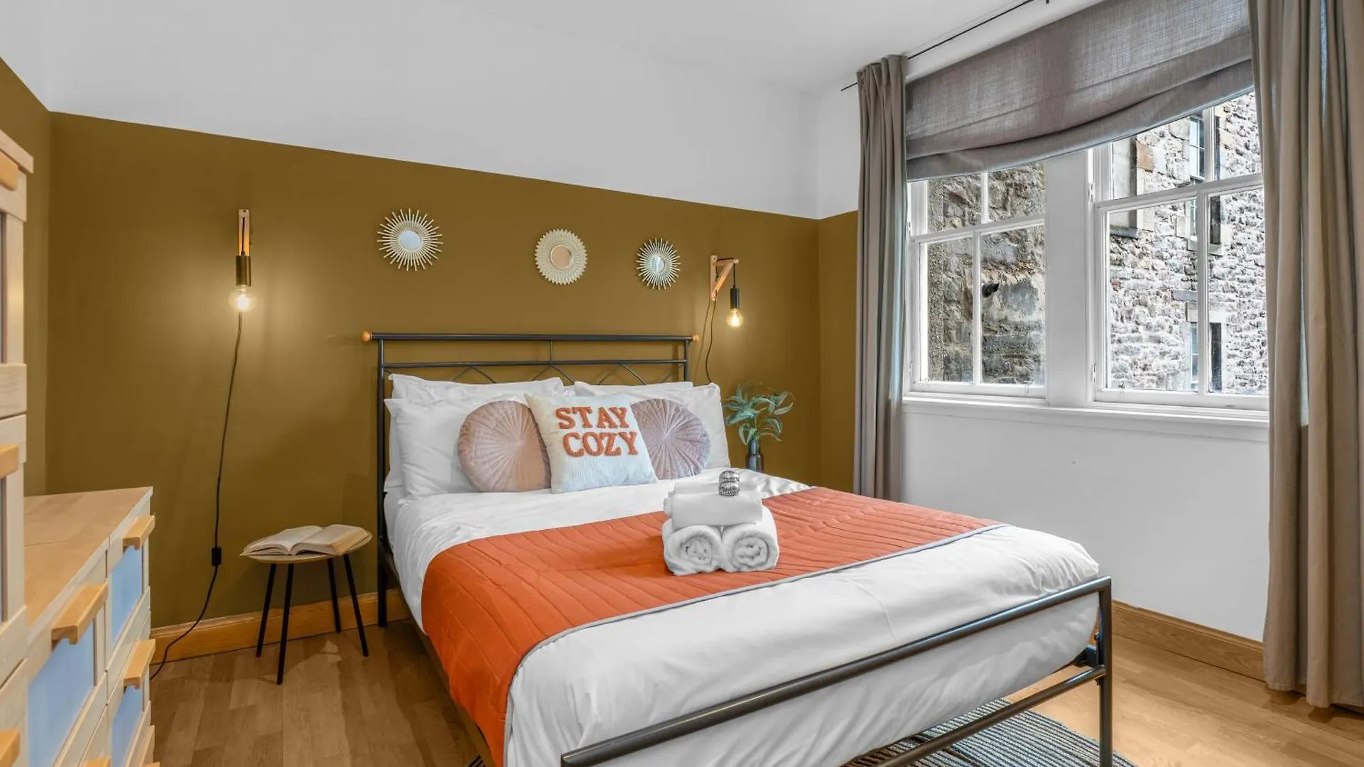 Old Town Romantic Getaway Edinburg