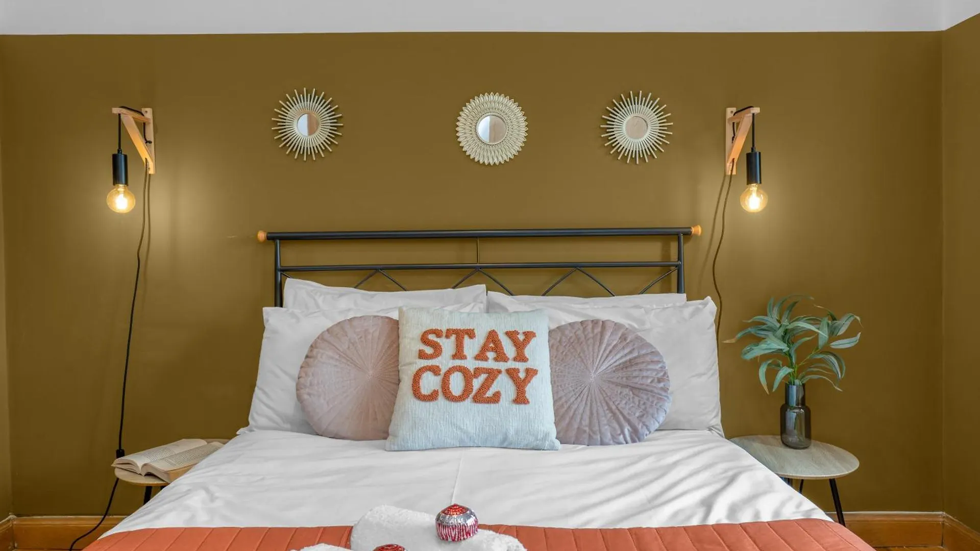 Apartment Old Town Romantic Getaway Edinburgh United Kingdom