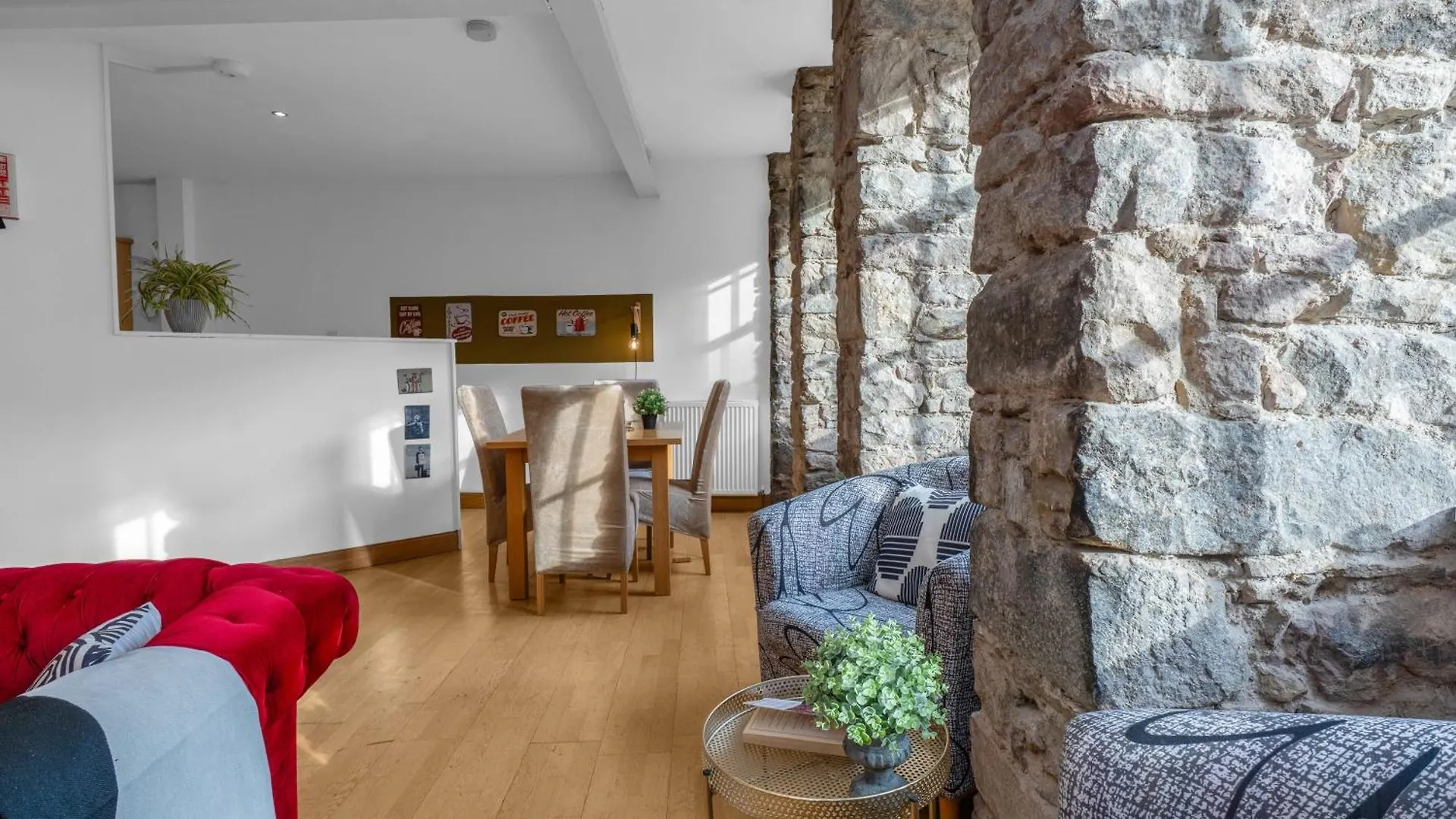 Old Town Romantic Getaway Edinburgh Apartment