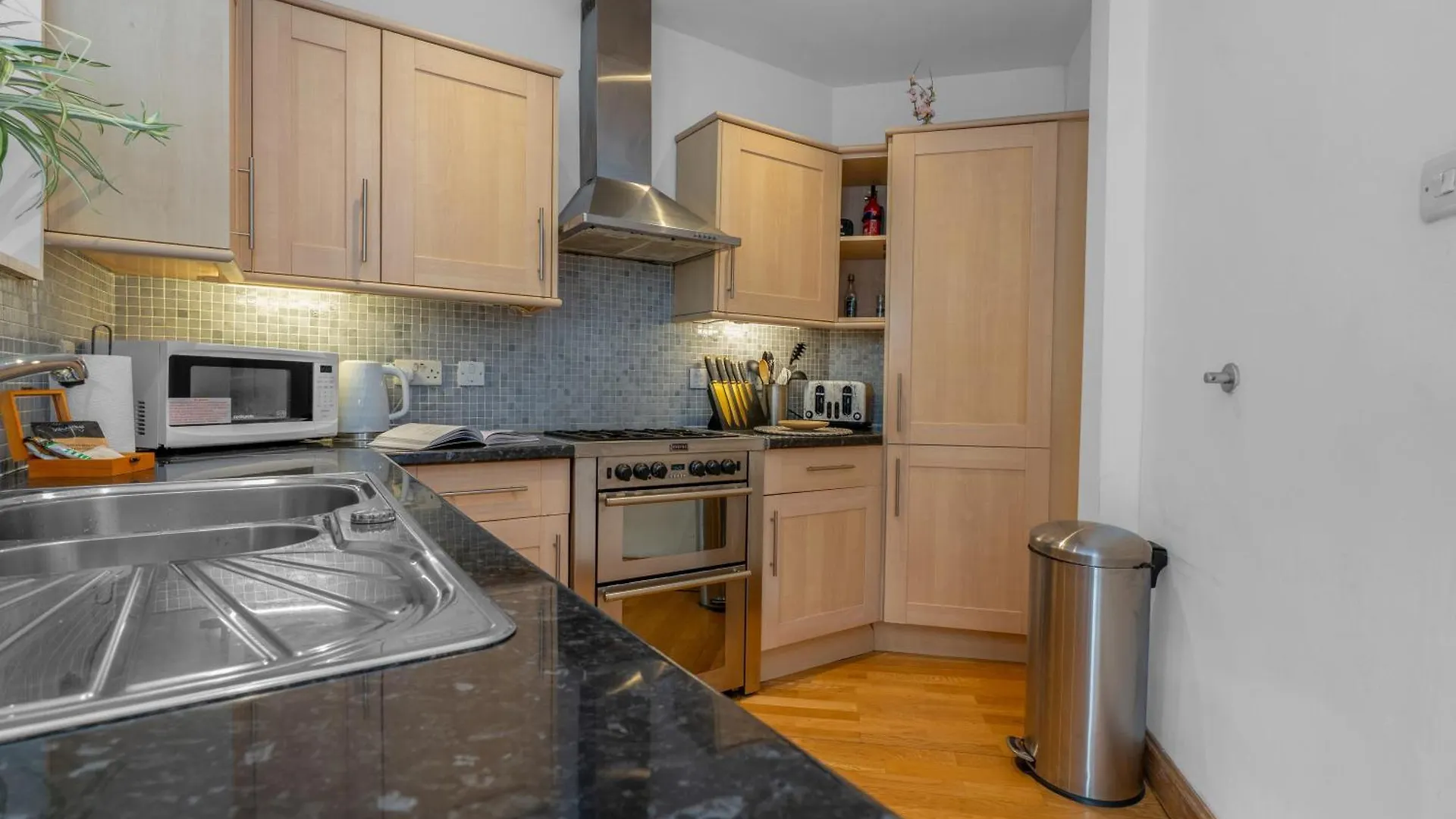 Apartment Old Town Romantic Getaway Edinburgh