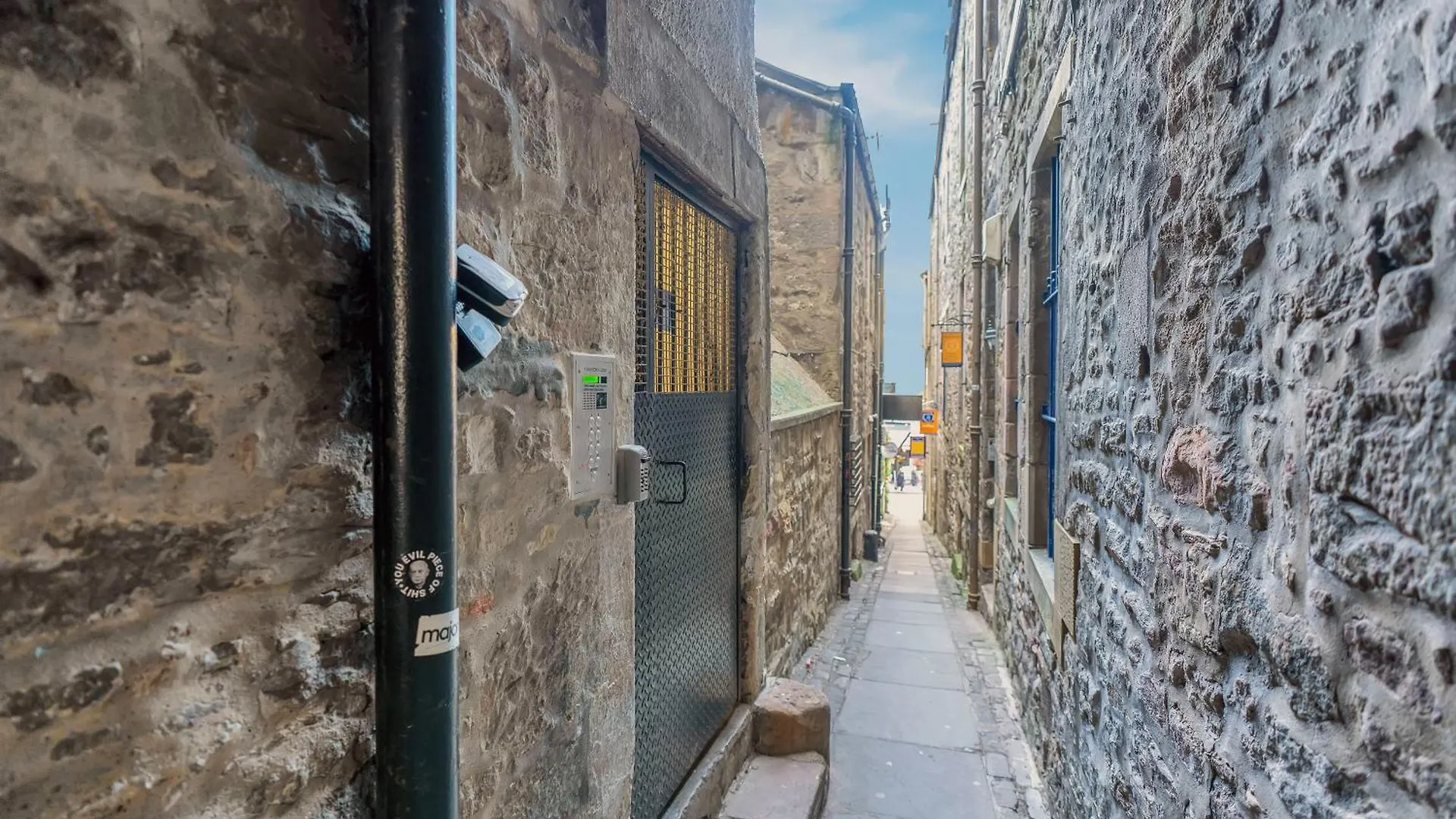 Old Town Romantic Getaway Edinburgh Apartment