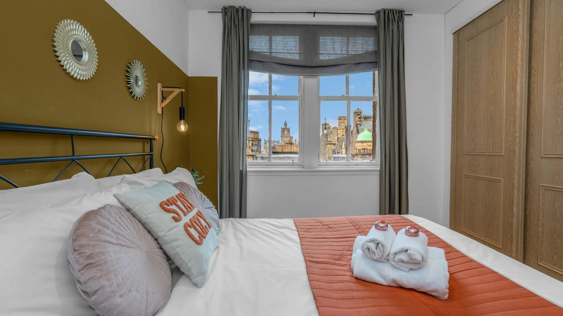 Apartment Old Town Romantic Getaway Edinburgh